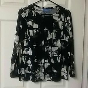 Simply Vera Wang Black White & Gray Top Size M